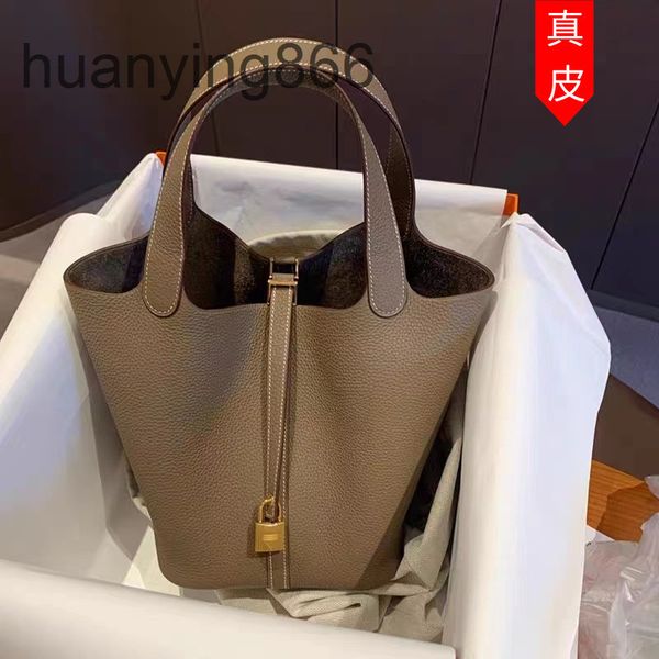 designer h andbags first layer cowhide litchi pattern 2022 new family golden buckle vegetable basket female portable bucket
designer h andbags first layer cowhide litchi pattern 2022 new family golden buckle vegetable basket female portable bucket