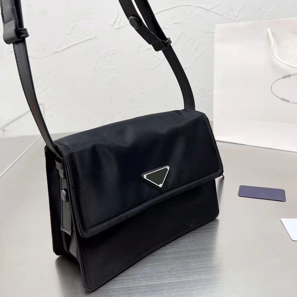 luxury designers bags shoulder bags messengerbags fashion postman bag for men women nylon waterproof material simple, exquisite and practica
luxury designers bags shoulder bags messengerbags fashion postman bag for men women nylon waterproof material simple, exquisite and practica