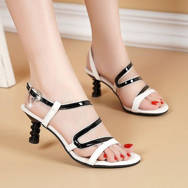 dress shoes sandals female 2021 summer korean version of the fashion color matching lady style wild word with fine heel tide, Black
dress shoes sandals female 2021 summer korean version of the fashion color matching lady style wild word with fine heel tide, Black
