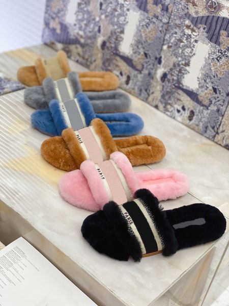 2021 luxury designer embroidered letter wool slipper classic ladies warm casual sandals with box, Black
2021 luxury designer embroidered letter wool slipper classic ladies warm casual sandals with box, Black
