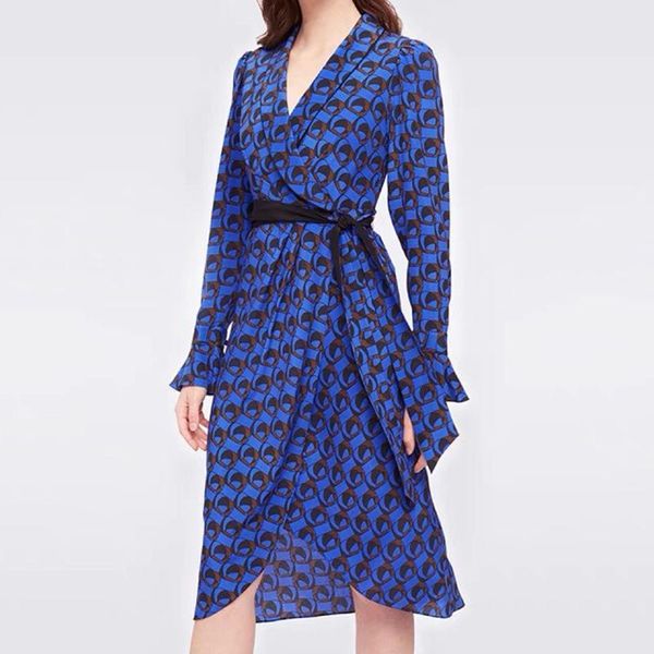 casual dresses autumn 100% silk fabric printed long sleeve v-neck blue retro elegant dress, Black;gray
casual dresses autumn 100% silk fabric printed long sleeve v-neck blue retro elegant dress, Black;gray