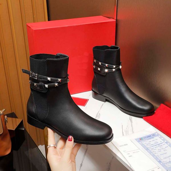 designer boots ankle boot martin cowboy fashion rivet black booties real leather zipper letter lace up lady with box 02
designer boots ankle boot martin cowboy fashion rivet black booties real leather zipper letter lace up lady with box 02