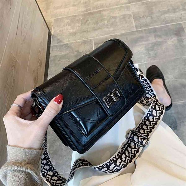 french niche women's 2021 new fashion advanced sense single shoulder messenger versatile small square bag
french niche women's 2021 new fashion advanced sense single shoulder messenger versatile small square bag