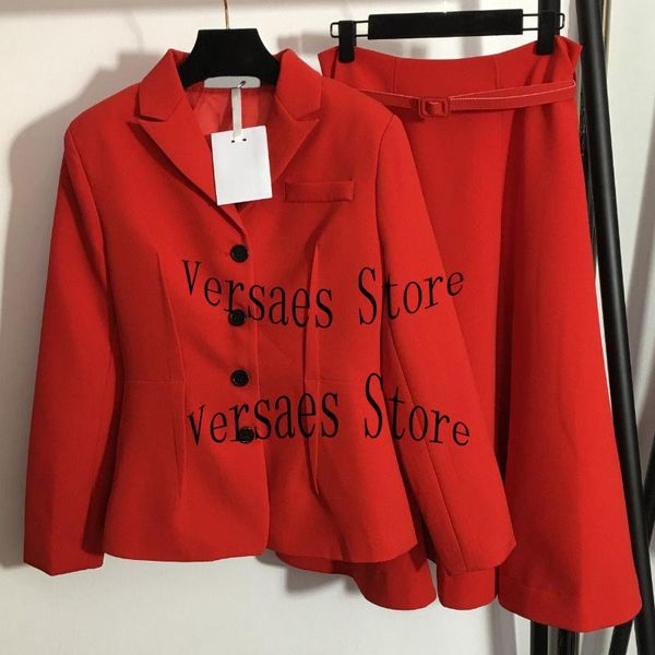 two piece dress 2021 luxury design temperament suit fashion single breasted slim fitting long sleeved coat + high waist large swing skirt, White
two piece dress 2021 luxury design temperament suit fashion single breasted slim fitting long sleeved coat + high waist large swing skirt, White