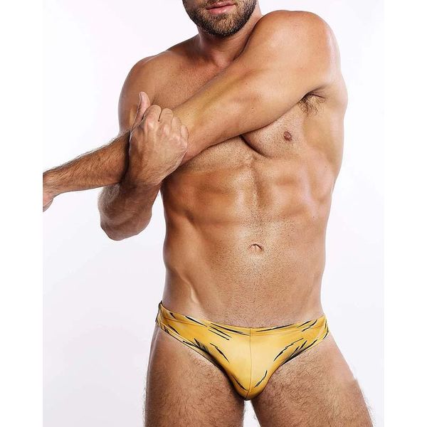two-piece suits men swim briefs summer bikini mens swimwear low waist brief beach wear slim fit swimsuit printting swiming trunks
two-piece suits men swim briefs summer bikini mens swimwear low waist brief beach wear slim fit swimsuit printting swiming trunks