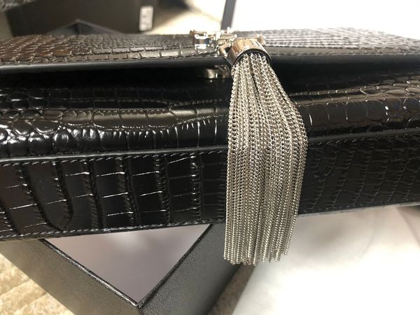 2022 the fashion cross body women bag single shoulder his parcel tassel mini hand bags crocodile pattern chain handbag come with dustbag and
2022 the fashion cross body women bag single shoulder his parcel tassel mini hand bags crocodile pattern chain handbag come with dustbag and