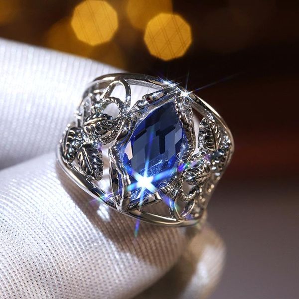 cluster rings modyle style blue crystal for women silver color fashion jewelry wedding bands party geometric prong setting, Golden;silver
cluster rings modyle style blue crystal for women silver color fashion jewelry wedding bands party geometric prong setting, Golden;silver
