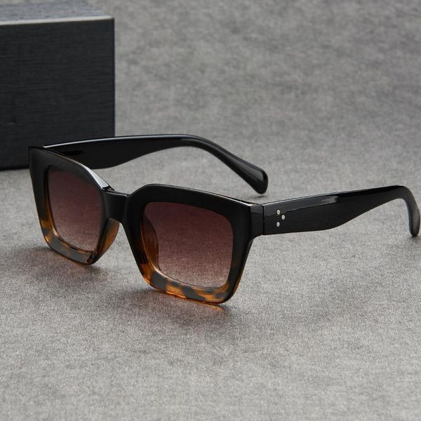sunglasses 2021 classic rivet men women brand designer driving round frame sun glasses male goggle uv400 gafas de sol, White;black
sunglasses 2021 classic rivet men women brand designer driving round frame sun glasses male goggle uv400 gafas de sol, White;black