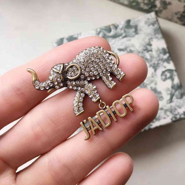 factory specials aa 2021 classic letter elephant with diamond brooch hairpin 925 silver needle earrings female 
factory specials aa 2021 classic letter elephant with diamond brooch hairpin 925 silver needle earrings female
