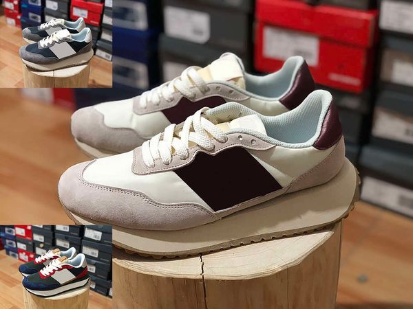 brand trend letter couple shoes casual color neutral retro thick bottom low style 
brand trend letter couple shoes casual color neutral retro thick bottom low style