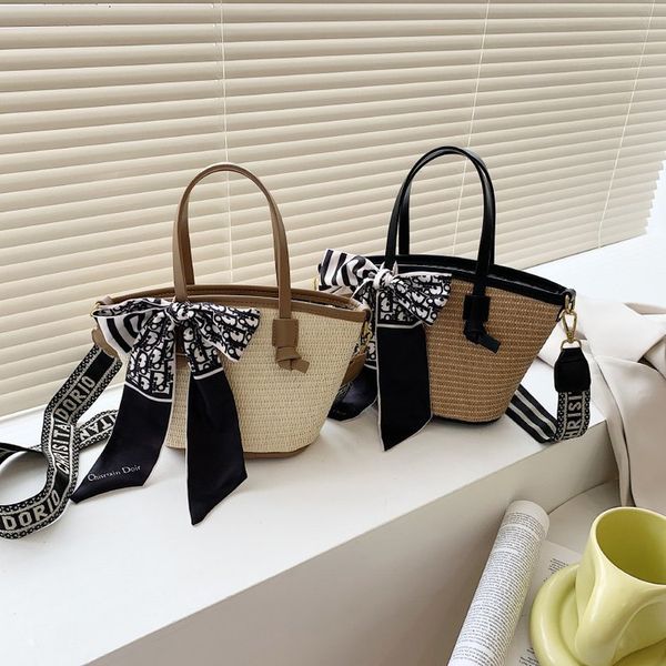 handbag straw hand bag women's 2021 vegetable basket pure color woven one shoulder messenger with silk towel, Black;red
handbag straw hand bag women's 2021 vegetable basket pure color woven one shoulder messenger with silk towel, Black;red