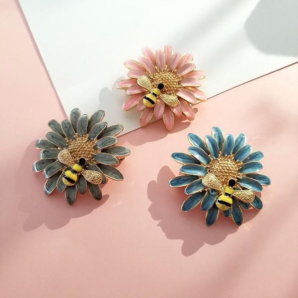 pins, brooches bee honey brooch temperament pastoral color small daisy animal pins, Gray
pins, brooches bee honey brooch temperament pastoral color small daisy animal pins, Gray