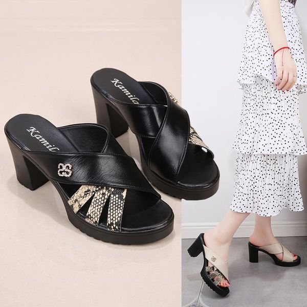 slippers 2021 summer fashion women patent leather sandals peep toe cut out high heels flip flops female party shoes woman, Black
slippers 2021 summer fashion women patent leather sandals peep toe cut out high heels flip flops female party shoes woman, Black