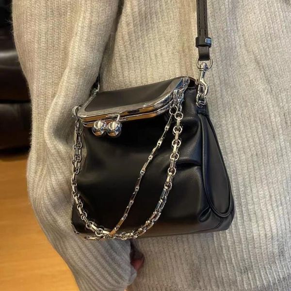 evening bags genuine leather chains clip for women shoulder bag 2021 fashion small kisslock crossbody designer purse female
evening bags genuine leather chains clip for women shoulder bag 2021 fashion small kisslock crossbody designer purse female