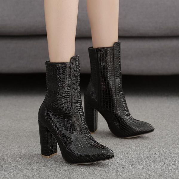 plus size 35 to 42 croc embossed pu leather pointed blocked heel ankle booties, Black
plus size 35 to 42 croc embossed pu leather pointed blocked heel ankle booties, Black