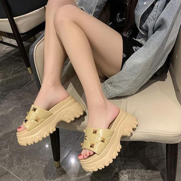 slippers thick bottomed woman rivet 2021 summer flat platform solid ladies shoe open toe outdoor sandals flip flops, Black
slippers thick bottomed woman rivet 2021 summer flat platform solid ladies shoe open toe outdoor sandals flip flops, Black