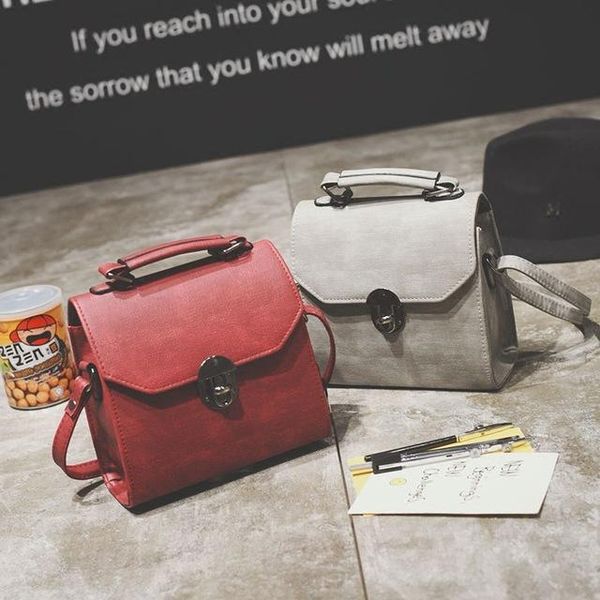 evening bags spring 2021 fashion retro diagonal women's handbag shoulder bag lock small square
evening bags spring 2021 fashion retro diagonal women's handbag shoulder bag lock small square