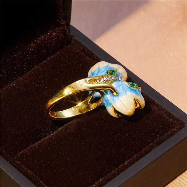 cluster rings creative blue and white flower shape valentine's day gift party women fashion wholesale, Golden;silver
cluster rings creative blue and white flower shape valentine's day gift party women fashion wholesale, Golden;silver
