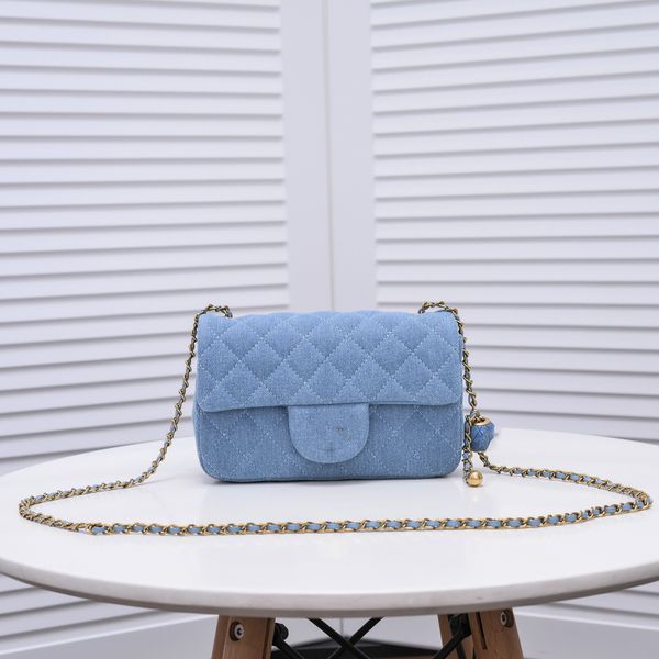 2021 women's shoulder bag in the new era 
2021 women's shoulder bag in the new era