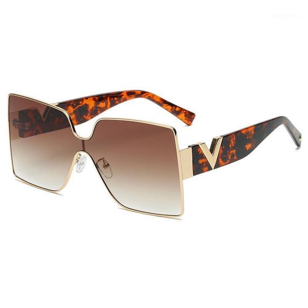 fashion vintage oversized square sunglasses women design siamese metal big frame gradient sun glasses uv400 shades, White;black
fashion vintage oversized square sunglasses women design siamese metal big frame gradient sun glasses uv400 shades, White;black