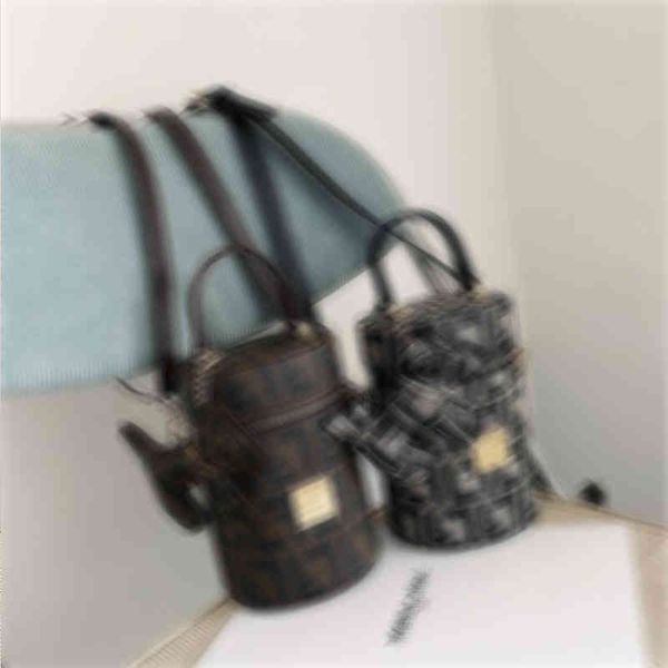 women's bag small new printed single shoulder messenger bag popular cylinder bucket purses
women's bag small new printed single shoulder messenger bag popular cylinder bucket purses