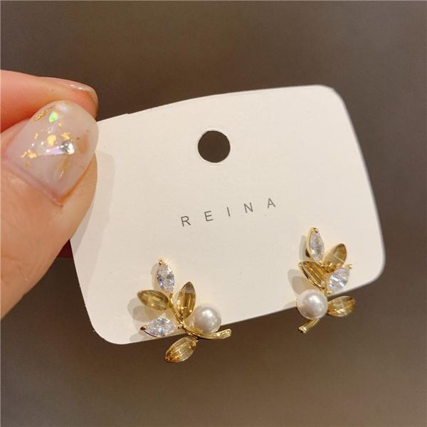 stud korean design fashion jewelry copper inlaid zircon exquisite small leaf bead earrings, elegant women's daily wild earrings, Golden;silver
stud korean design fashion jewelry copper inlaid zircon exquisite small leaf bead earrings, elegant women's daily wild earrings, Golden;silver