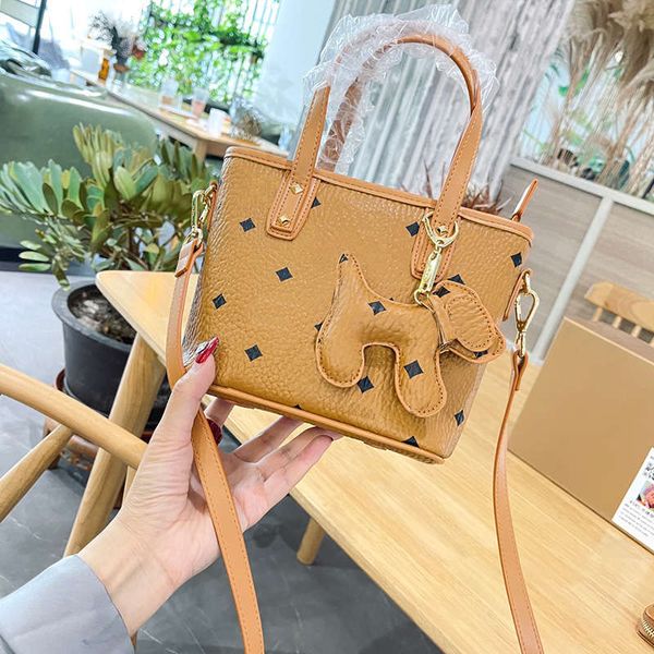 designers women tote bags letter printing fashion style with coin purse and box handbag crossbody cute bags
designers women tote bags letter printing fashion style with coin purse and box handbag crossbody cute bags