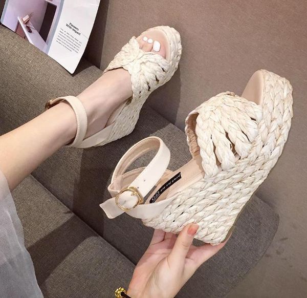 vintage straw woven brown beige platform wee espadrilles sandals high heels designer shoes slides size 35 to 40, Black
vintage straw woven brown beige platform wee espadrilles sandals high heels designer shoes slides size 35 to 40, Black