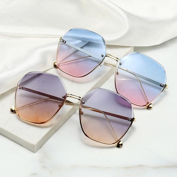 sunglasses 2021 net red sea thin and ins wind glasses the listing time limited, White;black
sunglasses 2021 net red sea thin and ins wind glasses the listing time limited, White;black