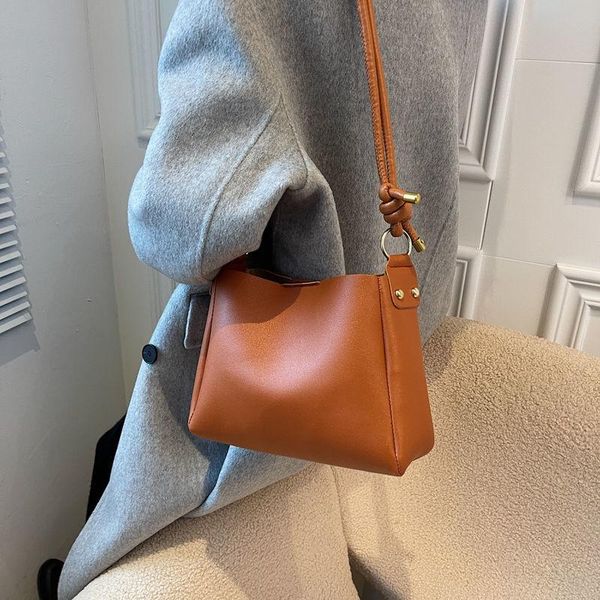 evening bags crossbody bag women designer shoulder female handbag bucket pu leather simple fashion 2021 solid color high capacity
evening bags crossbody bag women designer shoulder female handbag bucket pu leather simple fashion 2021 solid color high capacity