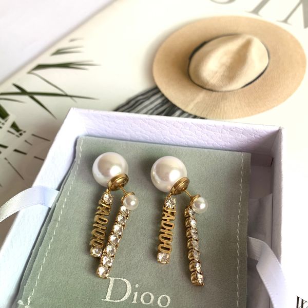 dijia / d family letter classic diamond inlaid pearl women's seiko version 925 sier needle anti allergy earrings women6mi0, Black
dijia / d family letter classic diamond inlaid pearl women's seiko version 925 sier needle anti allergy earrings women6mi0, Black