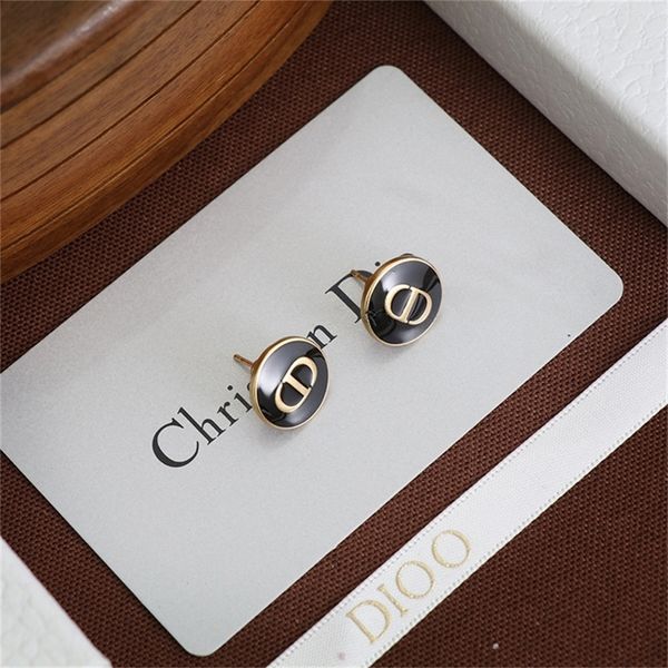 85% off factory clearance new family earrings, female nose earrings and earrings, Golden
85% off factory clearance new family earrings, female nose earrings and earrings, Golden