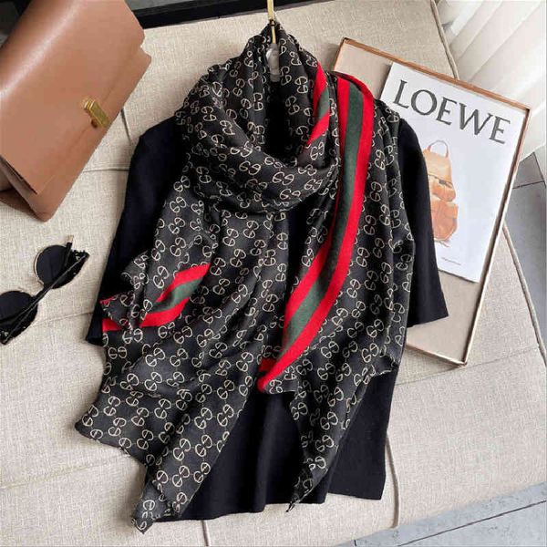 design 2021 new warm black lattice scarf medium long shawl female, Blue;gray 
design 2021 new warm black lattice scarf medium long shawl female, Blue;gray