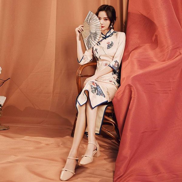 ethnic clothing improved cheongsam dress 2021 autumn temperament young girls retro long everyday wear., Red
ethnic clothing improved cheongsam dress 2021 autumn temperament young girls retro long everyday wear., Red