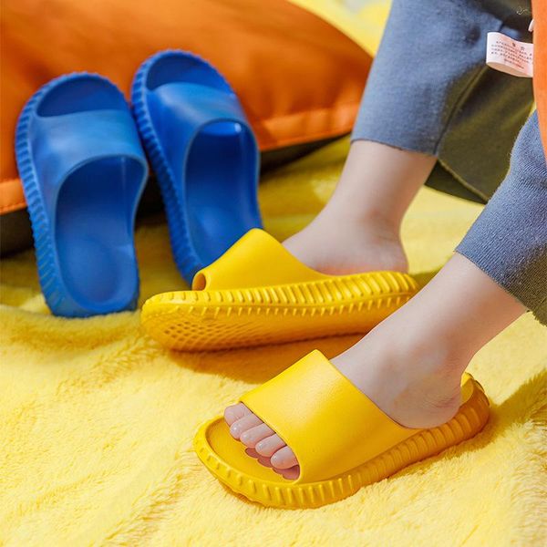 slipper 2021 children' slippers summer flat slides for kids boys girls solid non-slip water shoes indoor slip on house, Black;grey
slipper 2021 children' slippers summer flat slides for kids boys girls solid non-slip water shoes indoor slip on house, Black;grey