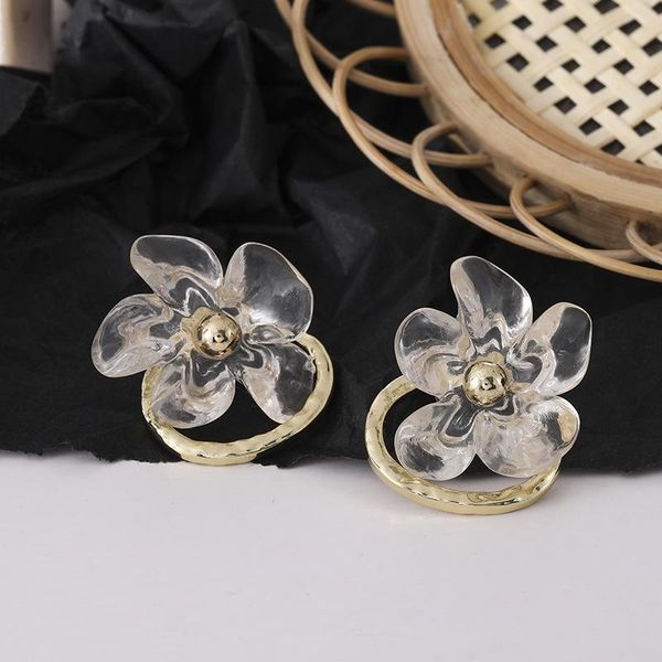 stud geometric irregular transparent flowers earring for women fashion gold color fine jewelry party gift, Golden;silver
stud geometric irregular transparent flowers earring for women fashion gold color fine jewelry party gift, Golden;silver