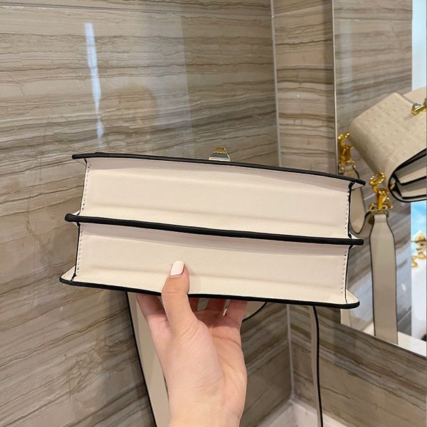 fd women handbags single shoulder leather women's head wide strap small square portable fashion little monster messenger zmm
fd women handbags single shoulder leather women's head wide strap small square portable fashion little monster messenger zmm