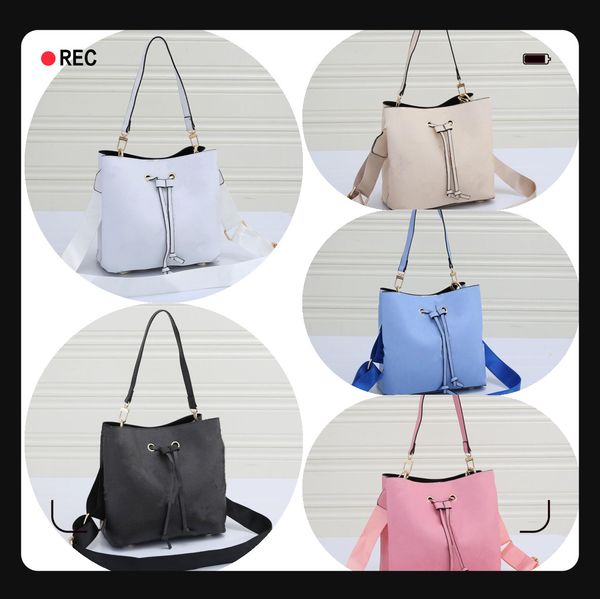 bags designers fashion bucket bag chain makeup party shoulder women diagonal big letters size:23*22*13cm no.012
bags designers fashion bucket bag chain makeup party shoulder women diagonal big letters size:23*22*13cm no.012