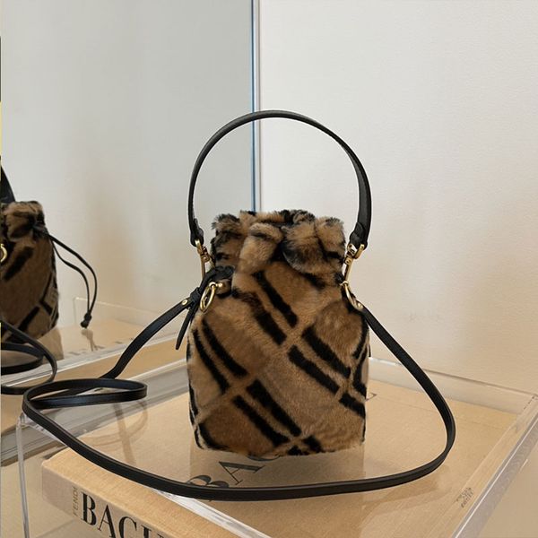 crossbody bags winter wool shearing bucket bag women messenger handbag classic letter prints shoulder tote handbags fashion flap chain walle
crossbody bags winter wool shearing bucket bag women messenger handbag classic letter prints shoulder tote handbags fashion flap chain walle