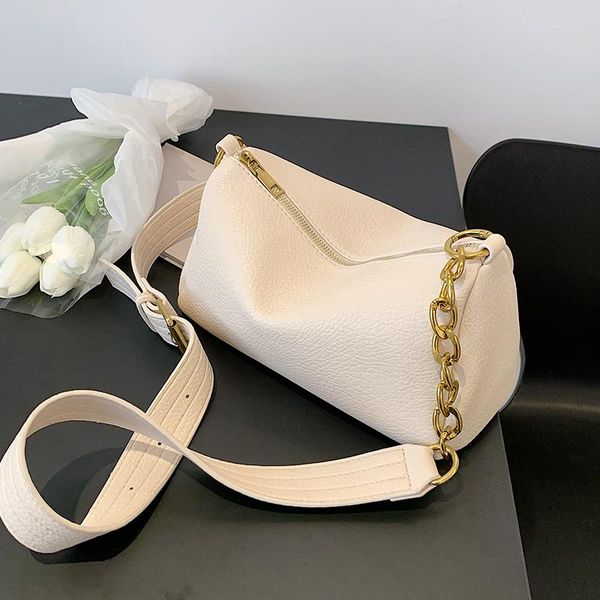 evening bags niche design handbags all-match 2021 fashion messenger bag simple large-capacity shoulder width: 27cm
evening bags niche design handbags all-match 2021 fashion messenger bag simple large-capacity shoulder width: 27cm