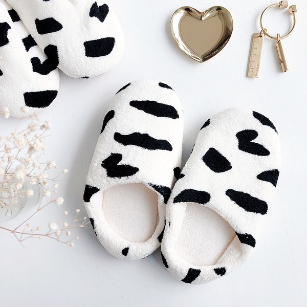 2021 winter shoes woman indoor slippers warm plush quiet lovers home floor slides soft faux fur male female cotton slippers, Black
2021 winter shoes woman indoor slippers warm plush quiet lovers home floor slides soft faux fur male female cotton slippers, Black
