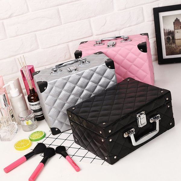 women's large capacity storage professional makeup organizer travel beauty cosmetic case female nail tool box suitcases lj200918
women's large capacity storage professional makeup organizer travel beauty cosmetic case female nail tool box suitcases lj200918