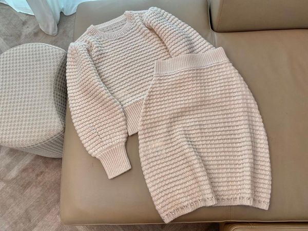 women's tracksuits 2021 ladies fashion suit diamond puff sleeve sweater + over-the-knee skirt 2-piece set 0928, Gray
women's tracksuits 2021 ladies fashion suit diamond puff sleeve sweater + over-the-knee skirt 2-piece set 0928, Gray