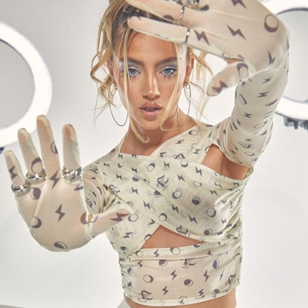 fashion printed hollow out slim fit v neck long sleeve t-shirt women mesh bandage irregular with gloves cropped streetwear women's, White
fashion printed hollow out slim fit v neck long sleeve t-shirt women mesh bandage irregular with gloves cropped streetwear women's, White