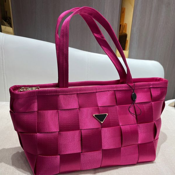designer knitting shopper ladies shoulder bag classic plaid tote leisure handbag high capacity size 30cm
designer knitting shopper ladies shoulder bag classic plaid tote leisure handbag high capacity size 30cm