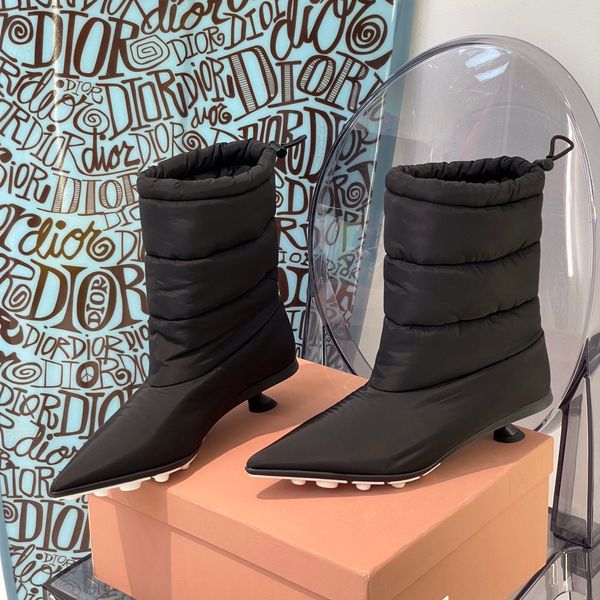 2021 new women's shoes r comfortable luxury casual low-heeled brand short boots size 35-41, Red;white
2021 new women's shoes r comfortable luxury casual low-heeled brand short boots size 35-41, Red;white
