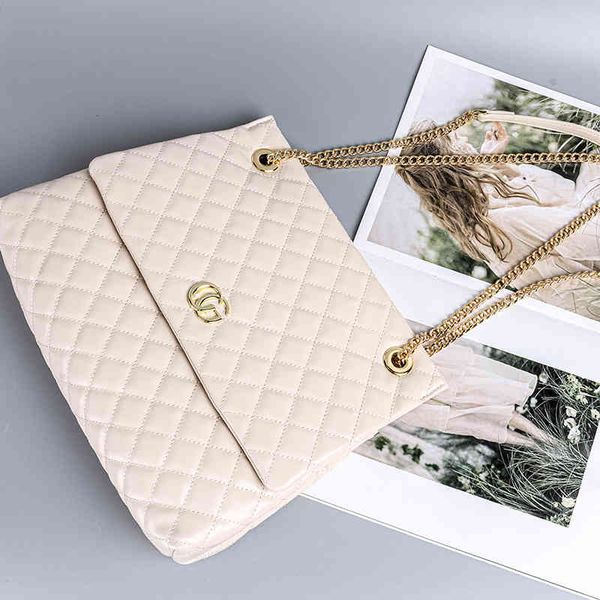 56% off designer s autumn and winter new lingge chain leather women's messenger bag portable large capacity shoulder bag{category} 2022
56% off designer s autumn and winter new lingge chain leather women's messenger bag portable large capacity shoulder bag{category} 2022