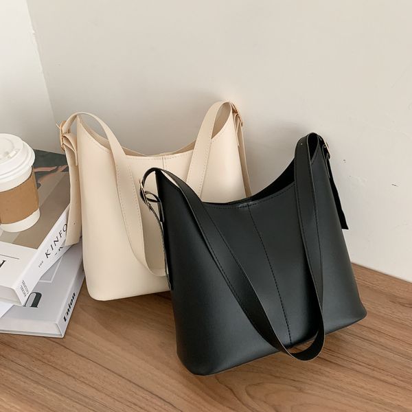 messenger bags messenger bags2021 autumn versatile bucket mother two piece women's portable shoulder bag
messenger bags messenger bags2021 autumn versatile bucket mother two piece women's portable shoulder bag