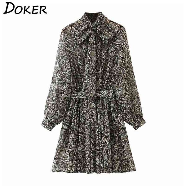 snake print mini dres fashion bow tie neck long sleeve with belt plus size vintage casual chiffon vestido de mujer 210604, Black;gray
snake print mini dres fashion bow tie neck long sleeve with belt plus size vintage casual chiffon vestido de mujer 210604, Black;gray
