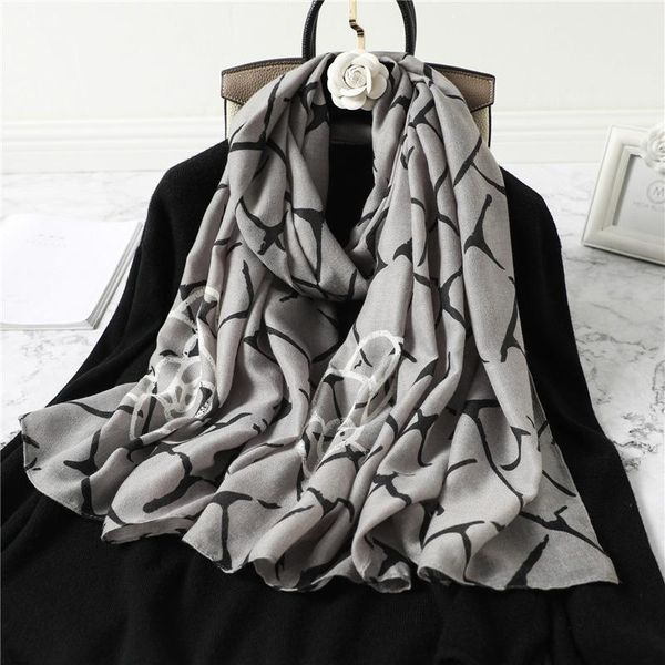scarves 2021 ladies soft blanket oversized plaid scarf shawl printing color four seasons warm travel decoration, Blue;gray
scarves 2021 ladies soft blanket oversized plaid scarf shawl printing color four seasons warm travel decoration, Blue;gray